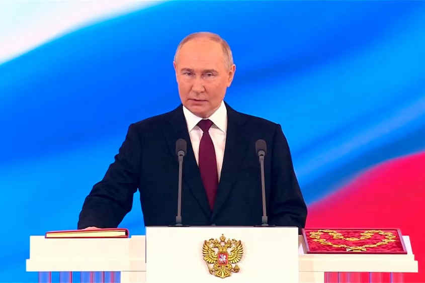 Putin sworn in for new term in ceremony boycotted by US